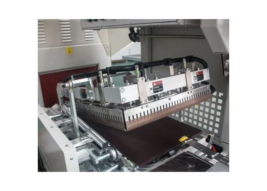 Automatic L-Type Sealing and Shrinking Packaging Machine (GPL-4535I + GPS-4525)